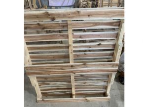 Wood pallet 23